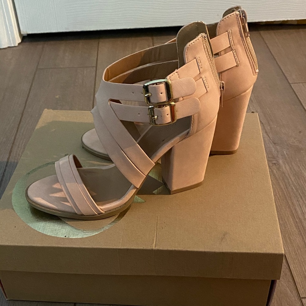 CHARLOTTE RUSSE NUDE SANDAL